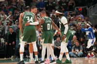 🏀NBA战报：托马斯32分 字母哥22+12+7 崔永熙首秀 篮网115-102击败雄鹿迎赛季首胜